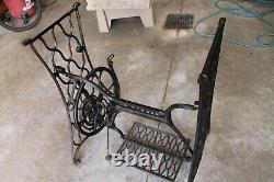 Antique Singer Treadle Sewing Machine Cast Table D'iron Base Pickup Local Seulement