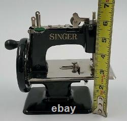 Antique Vintage Années 1920 Singer Model 20 Child’s Couture Machine
