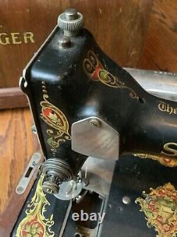 Antique Vintage Ornate Black Singer Machine À Coudre Moteur Cordon Léger En Bois