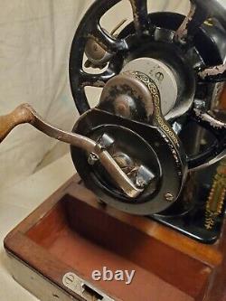 Antique Vintage Singer Red Eye Model 66 Hand Crank Machine À Coudre Bentwood Case