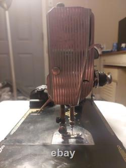 Belle machine à coudre Singer Featherweight des années 1950