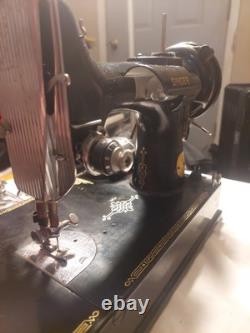 Belle machine à coudre Singer Featherweight des années 1950