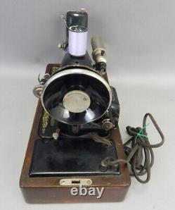 Belle machine à coudre électrique Singer de 1927, modèle 99, avec boîtier en bois courbé, antique