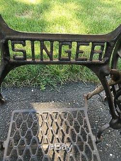 Cast Singer Antique Fer Treadle Machine À Coudre Table Base Industrielle Vintage