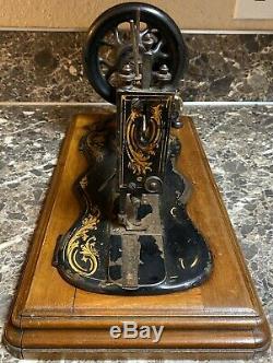 Chanteur 12k Antique 1879-1880 Fiddle Base De Manivelle Machine À Coudre Feuilles D'acanthe