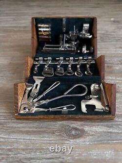 Impressionnante machine à coudre Singer antique de 1889 avec boîte d'énigme en chêne et accessoires COMPLETS