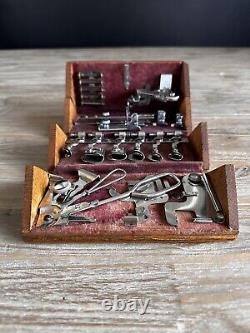 Incroyable machine à coudre Singer antique de 1889, en chêne, avec boîte de rangement en puzzle et tous les accessoires inclus