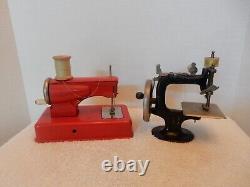 LOT de 2 anciennes machines à coudre miniatures vintage pour enfants en état de marche SINGER CASIGE