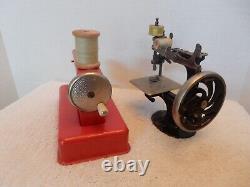 LOT de 2 anciennes machines à coudre miniatures vintage pour enfants en état de marche SINGER CASIGE