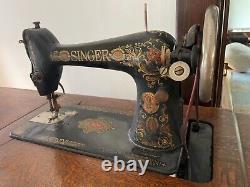 Machine À Coudre Antique Singer En Armoire