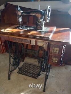 Machine À Coudre Antique Singer Treadle Dans Oak Cabinet 1890's