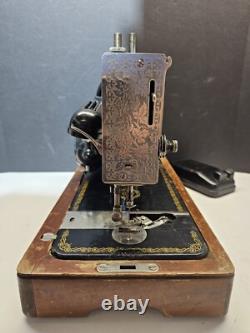 Machine à coudre Antique Singer Manufacturing Co. Modèle 128 Numéro de série JC157026 Testée