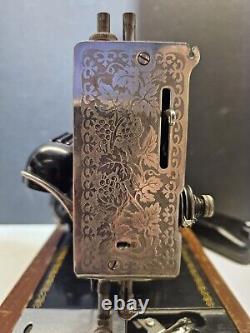 Machine à coudre Antique Singer Manufacturing Co. Modèle 128 Numéro de série JC157026 Testée