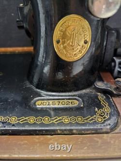 Machine à coudre Antique Singer Manufacturing Co. Modèle 128 Numéro de série JC157026 Testée