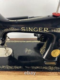 Machine à coudre Featherweight Singer de 1937 avec pédale