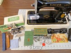 Machine à coudre SINGER 15-90 de 1947 révisée avec des extras en denim, cuir et toile