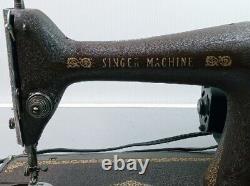 Machine à coudre SINGER 99K antique et accessoires