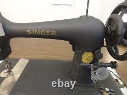 Machine à coudre SINGER VS2 27-1 Fiddle back de 1890 avec moteur et étui