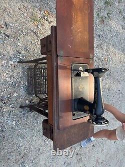 Machine à coudre SINGER vintage de 1930 avec meuble d'origine et table (manuel inclus)