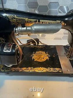 Machine à coudre Singer 127 de 1908 Sphinx Égyptien avec moteur électrique Mint D96174