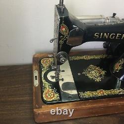 Machine à coudre Singer 128 La Vencedora avec attachements, étui en bois cintré, couture parfaite