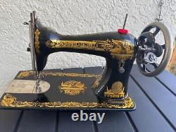 Machine à coudre Singer 15-30 antique de 1905 en très bon état