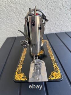 Machine à coudre Singer 15-30 antique de 1905 en très bon état