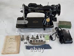 Machine à coudre Singer 15-91 de 1948 avec accessoires, décorée, ENTRETENUE, en excellent état