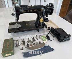 Machine à coudre Singer 15-91 de 1948 avec accessoires, décorée, ENTRETENUE, en excellent état