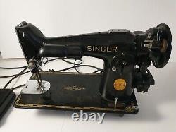 Machine à coudre Singer 201 avec pédale et lumière, numéro de série AH832099, fonctionne en 1948