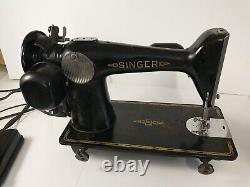 Machine à coudre Singer 201 avec pédale et lumière, numéro de série AH832099, fonctionne en 1948