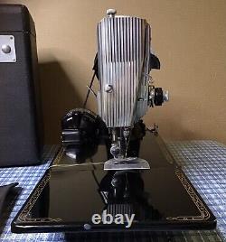 Machine à coudre Singer 221 Featherlight de 1957 en excellent état