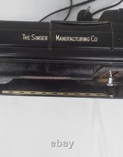 Machine à coudre Singer 301 à aiguille inclinée des années 1940 #J2285