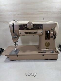 Machine à coudre Singer 401a avec pédale Idéale pour le patchwork! Vintage Testée