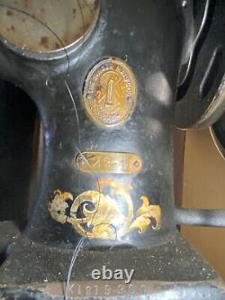 Machine à coudre Singer 92-4 pour chaussures en cuir, bottes, selle en fonte antique en excellent état A+