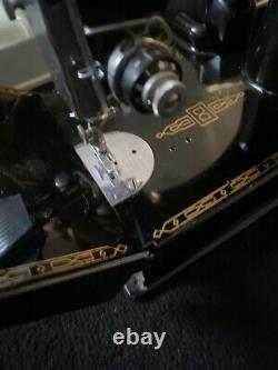 Machine à coudre Singer Featherweight 221-2 vintage