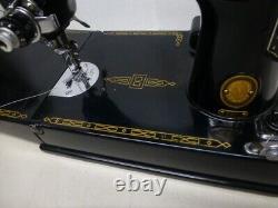 Machine à coudre Singer Featherweight 221 de 1957 Am700098 Superbe - Fonctionne très bien