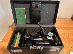 Machine à coudre Singer Featherweight de 1952 avec étui, clés, accessoires, fonctionne
