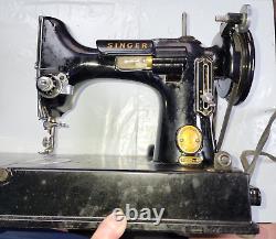 Machine à coudre Singer Featherweight des années 1950 avec étui, extras/livret