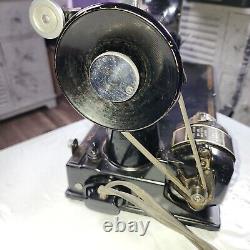 Machine à coudre Singer Featherweight des années 1950 avec étui, extras/livret