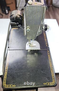 Machine à coudre Singer Featherweight des années 1950 avec étui, extras/livret