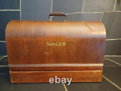 Machine à coudre Singer Modèle 66 Red Eye de 1920 avec étui en bois courbé G8003143 en état de fonctionnement