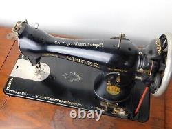 Machine à coudre Singer à pédale antique complète de 1934 avec armoire en chêne - EXPÉDITION RAPIDE 3 BOÎTES
