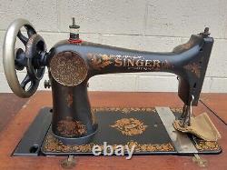 Machine à coudre Singer antique de 1901, huilée, nettoyée, en état de marche, accessoires inclus