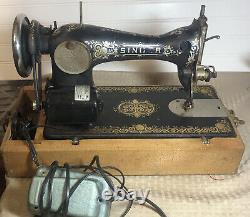 Machine à coudre Singer antique de 1924 avec pédale Tiffany et étui
