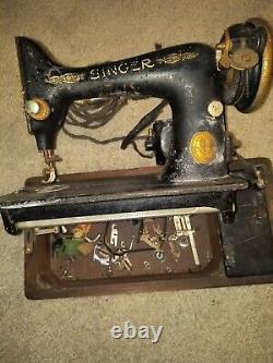 Machine à coudre Singer antique de 1925 AA712311 avec moteur/lumière et pièces de rechange