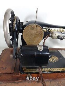 Machine à coudre Singer antique modèle 1910 #28 - Huilée et testée