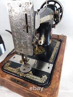 Machine à coudre Singer antique modèle 1910 #28 - Huilée et testée