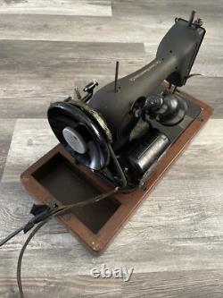 Machine à coudre Singer antique vintage avec étui