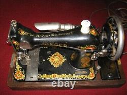 Machine à coudre Singer avec boîtier en bois et clé USA vers 1910 en bon état de fonctionnement